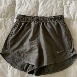 NIKE | EUC Women's gray running shorts XS